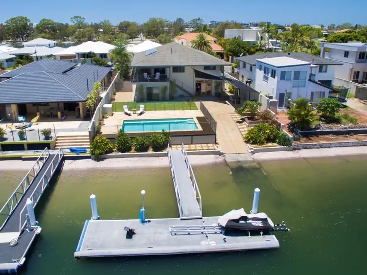 42 Lindsay Parade, Paradise Point QLD 4216