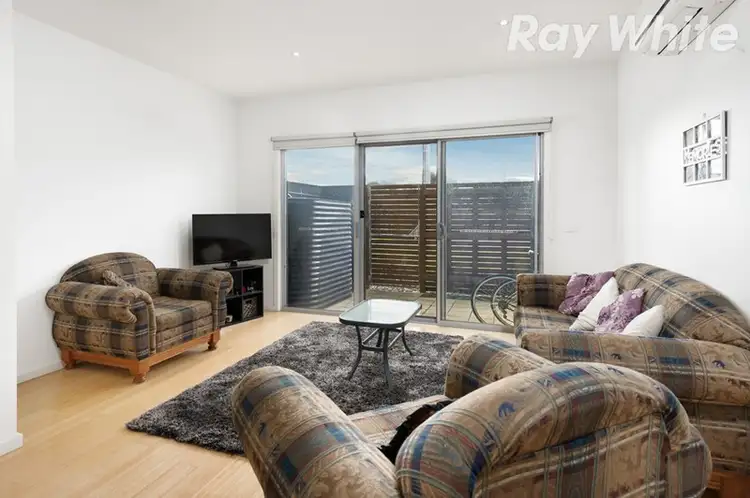 Fourth view of Homely townhouse listing, 8 Silverash Drive, Bundoora VIC 3083