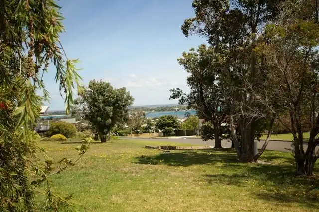13 The Mount, San Remo VIC 3925