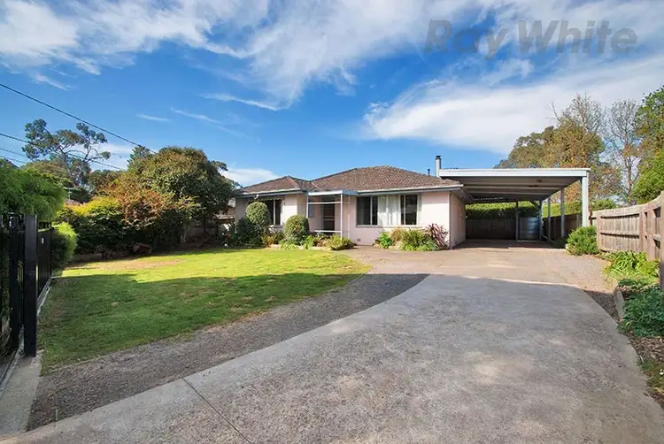 74 GREENSLOPES Drive, Mooroolbark VIC 3138