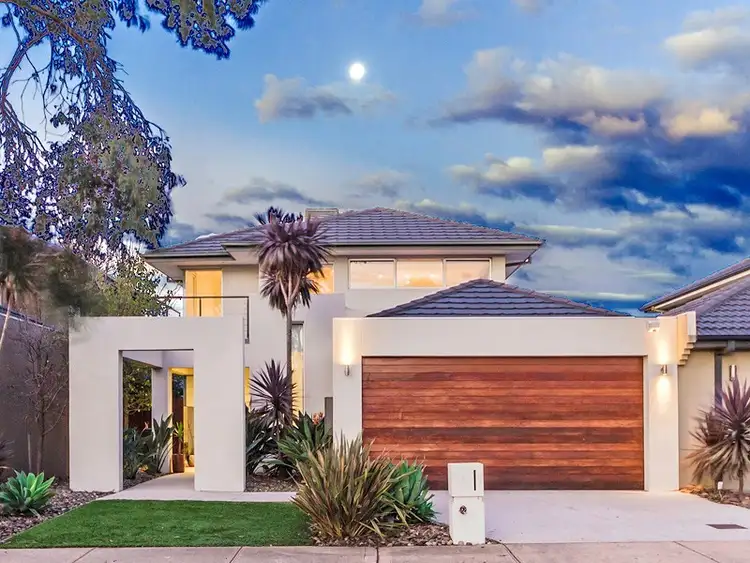 6 Freshwater Point, Sanctuary Lakes VIC 3030