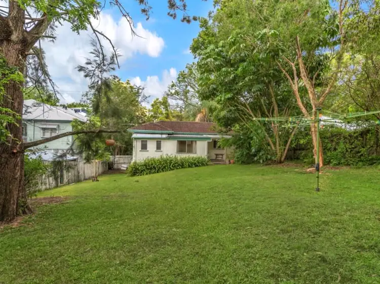 87 Plimsoll Street, Greenslopes QLD 4120