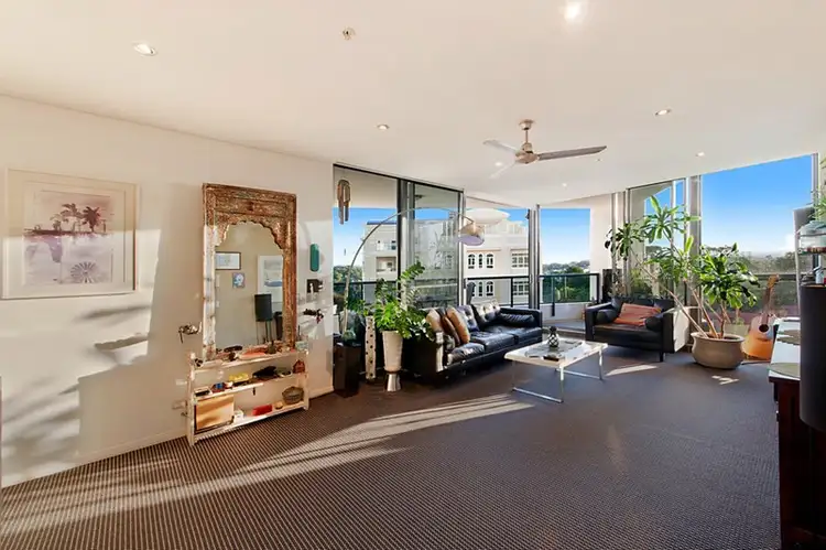2 Aqua Street, Southport QLD 4215