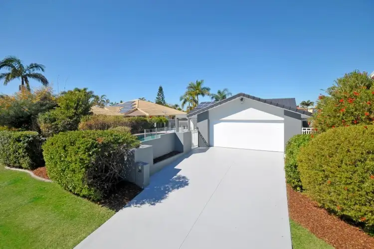 40 Barrier Reef Drive, Mermaid Waters QLD 4218
