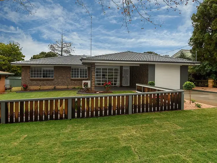 7 Behland Street, Kearneys Spring QLD 4350