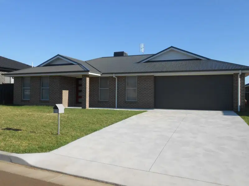 Main view of Homely house listing, 27 Kingham Street, Tamworth NSW 2340