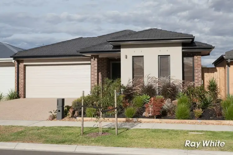 5 Statham View, Cranbourne West VIC 3977