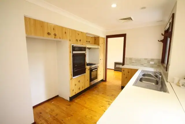 Fourth view of Homely house listing, 7 Lyrebird Place, Ingleburn NSW 2565