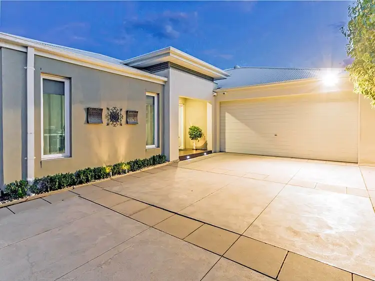 Second view of Homely house listing, 2 Ramona Court, Tarneit VIC 3029