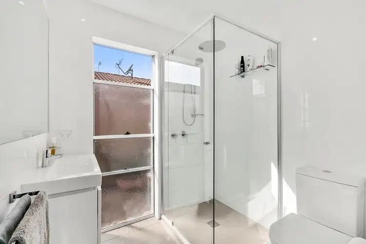 Seventh view of Homely other listing, 2/10 Avi Court, Labrador QLD 4215