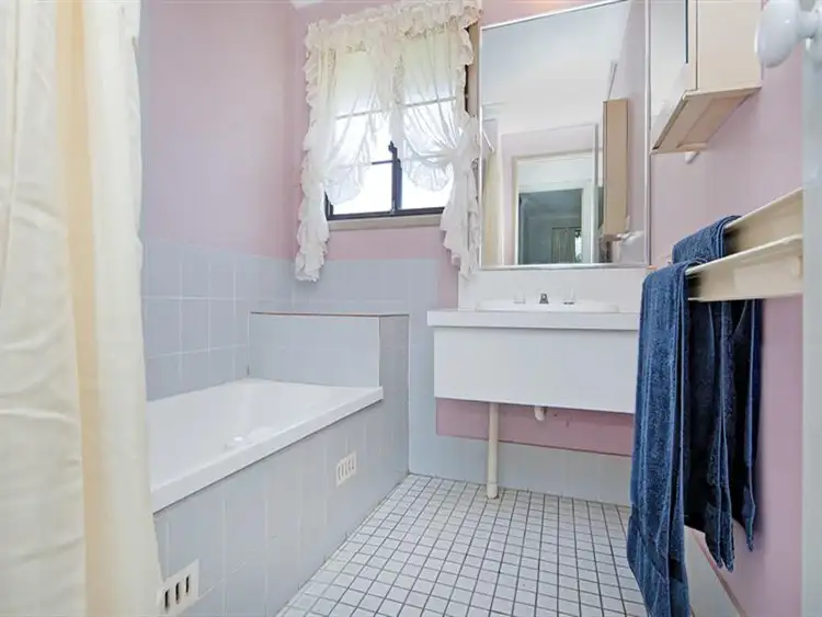 Seventh view of Homely house listing, 3 Pamela Close, Bateau Bay NSW 2261