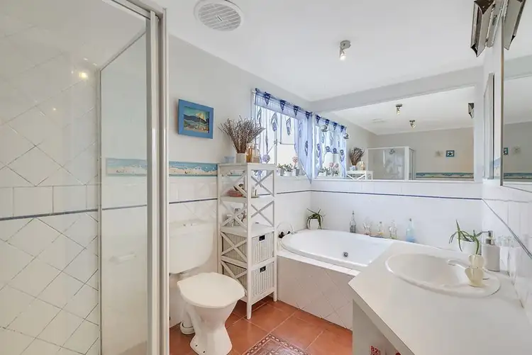 Fourth view of Homely house listing, 2 Lowan Avenue, Yallambie VIC 3085