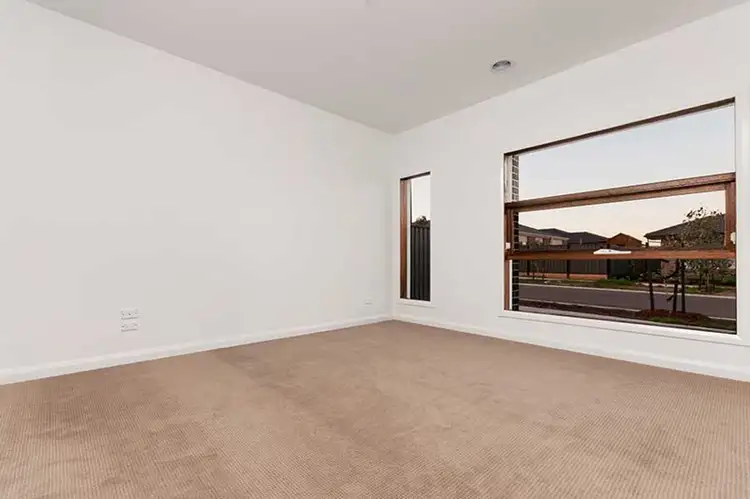 Fifth view of Homely house listing, 29 Viewmont Avenue, Craigieburn VIC 3064