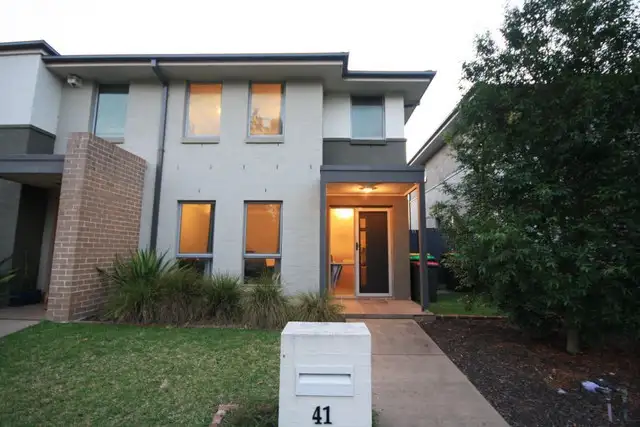 41 Hadlow Avenue, Glenfield NSW 2167