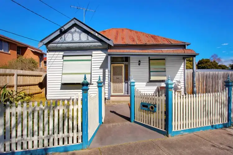 18A Carlisle Crescent, Hughesdale VIC 3166