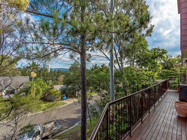5 Willamulka Avenue, Ashmore QLD 4214