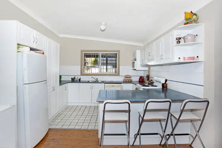 Third view of Homely house listing, 5 Marlborough Place, Berkeley Vale NSW 2261
