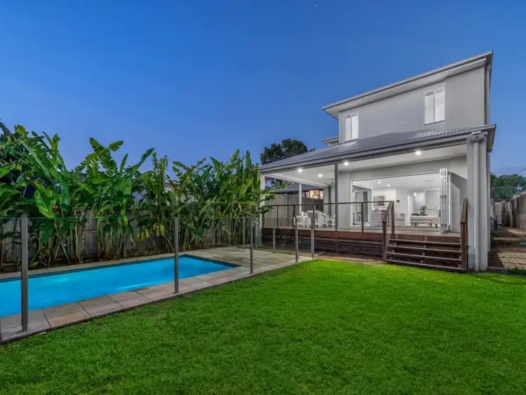 83 Smallman Street, Bulimba QLD 4171