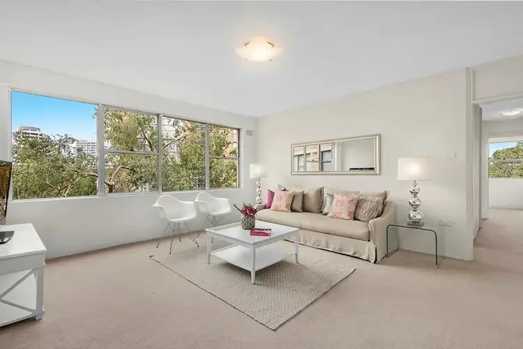 24/5 St Marks Road