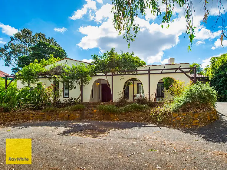 14 Wheelwright Road, Lesmurdie WA 6076