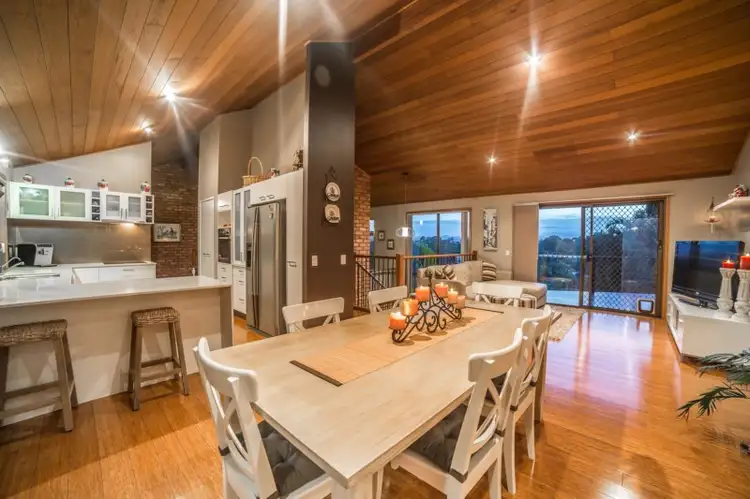 39 Evans Drive, Benowa QLD 4217