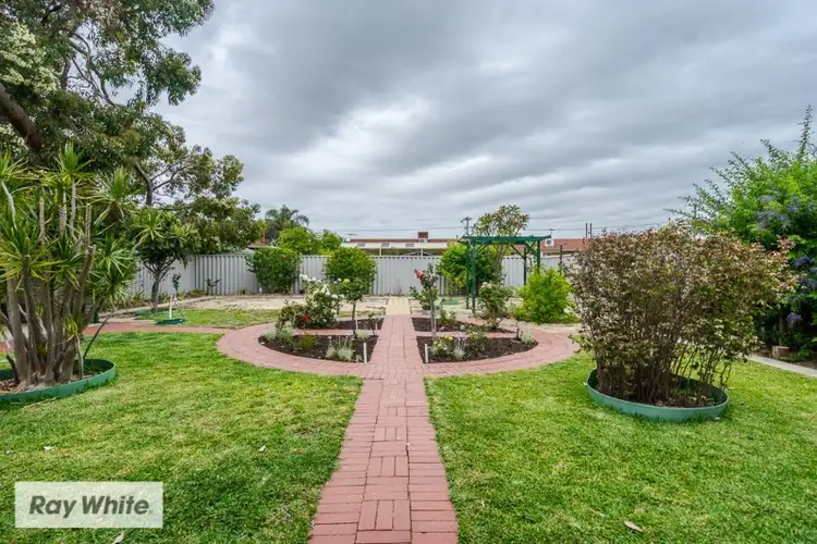 1/43 Golders Way, Girrawheen WA 6064
