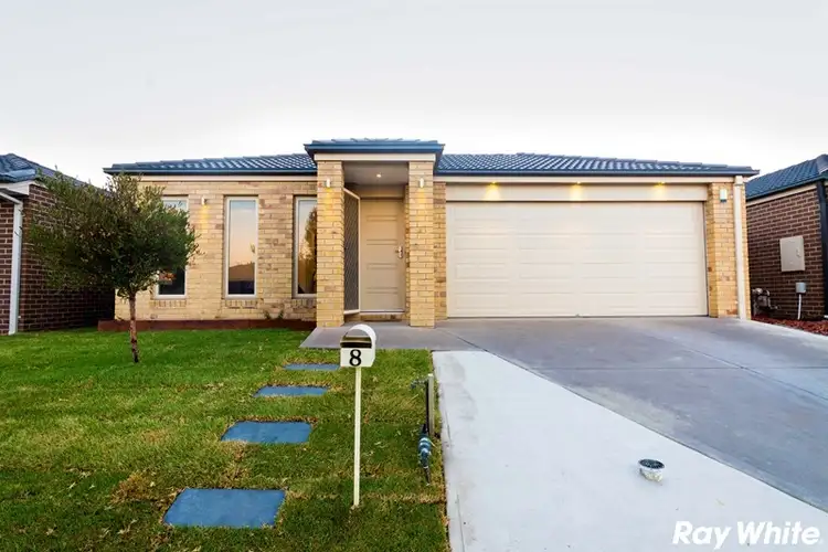 8 Braestar Street, Cranbourne VIC 3977