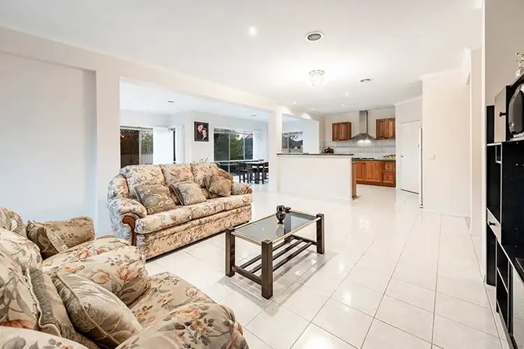 Fifth view of Homely house listing, 2 Deauville Green, Craigieburn VIC 3064