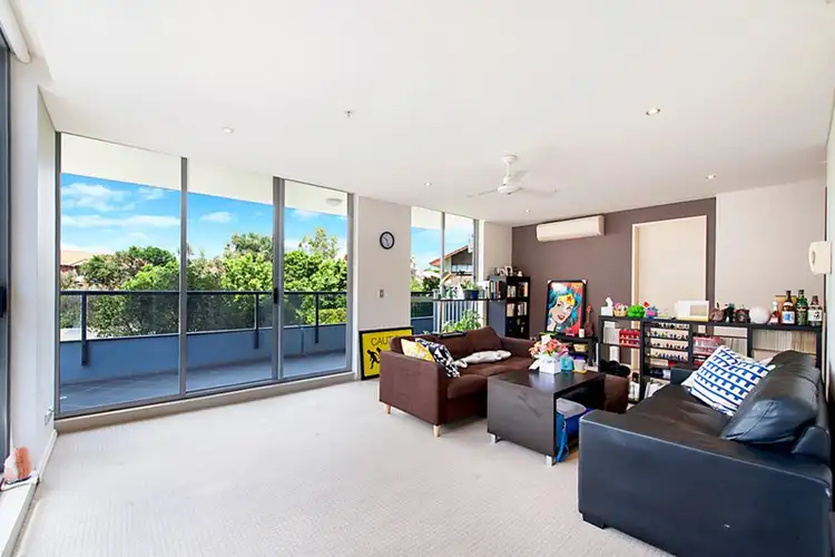 3 Como Crescent, Southport QLD 4215