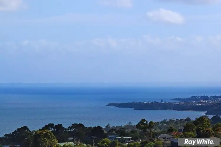 Fourth view of Homely house listing, 8 Esher Rise, Mount Martha VIC 3934