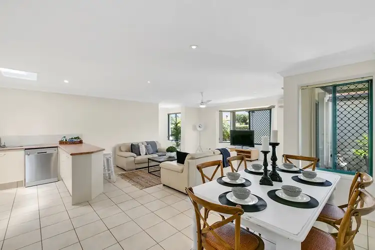 7/222 Central Street, Labrador QLD 4215