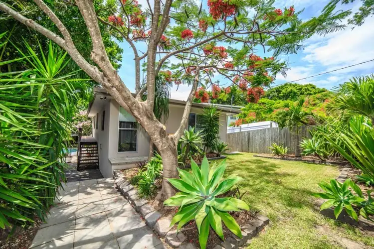 8 Eileen Avenue, Southport QLD 4215