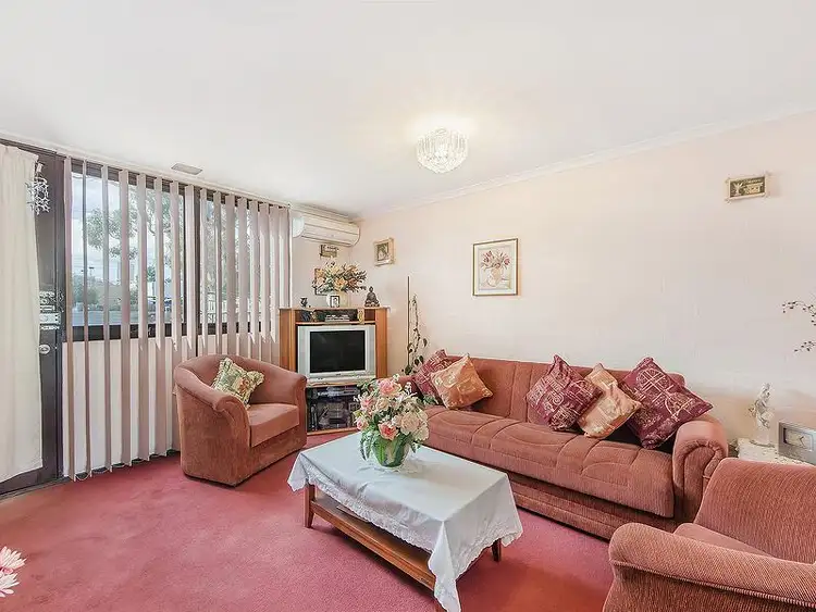 Fifth view of Homely townhouse listing, 2/31 Marsden Crescent, St Albans VIC 3021