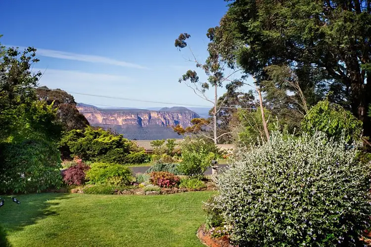 31 Days Crescent, Blackheath NSW 2785