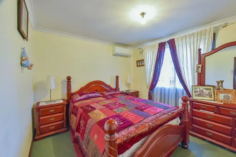 Sixth view of Homely house listing, 1 Hakea Place, Macquarie Fields NSW 2564