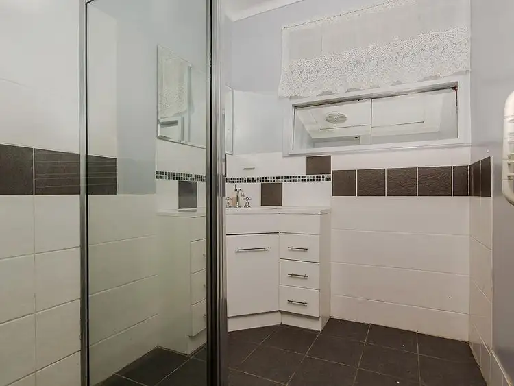 Second view of Homely house listing, 3 Cockman Way, Orelia WA 6167