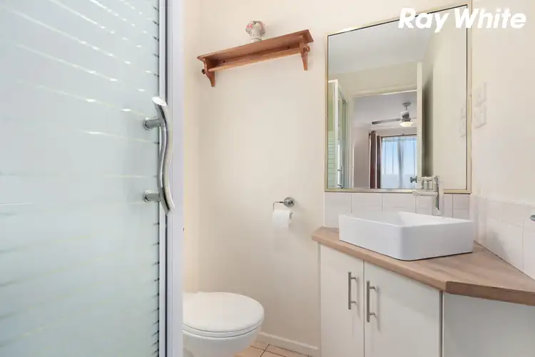 Sixth view of Homely house listing, 5 Christopher Close, Pakenham VIC 3810
