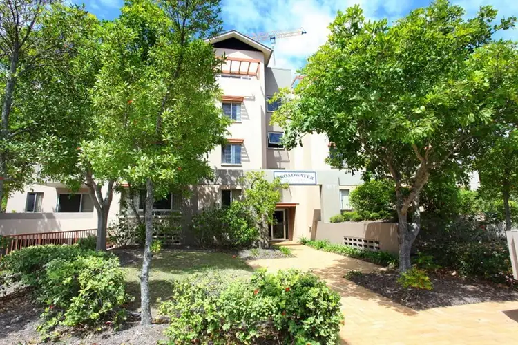 2/18-22 Parker Street, Labrador QLD 4215