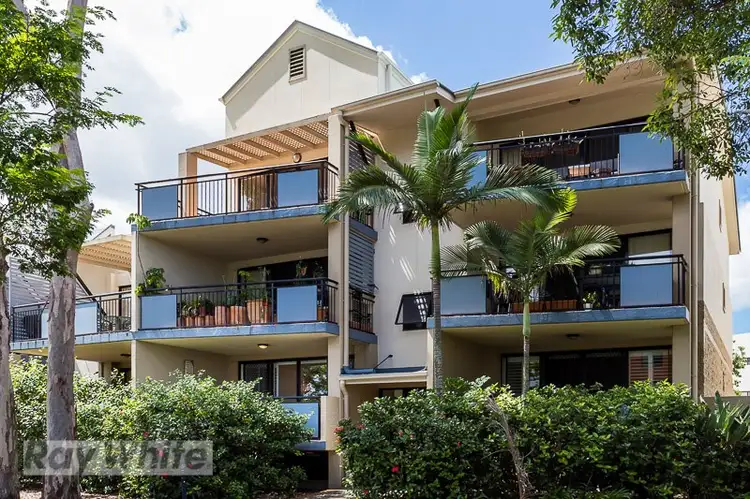 3/55 Harries Road, Coorparoo QLD 4151