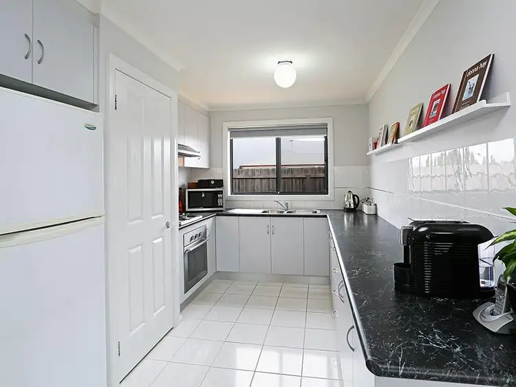 Fifth view of Homely house listing, 2 Priory Court, Marshall VIC 3216