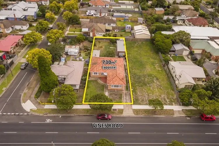 1 and 2/10 Vines Road, Hamlyn Heights VIC 3215