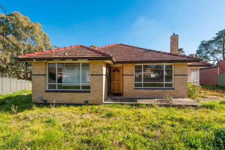 Second view of Homely house listing, 6 Pioneer Court, Thomastown VIC 3074