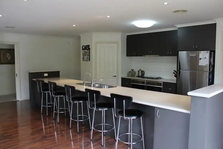 Seventh view of Homely house listing, 10 Kent Manor, Hamilton VIC 3300
