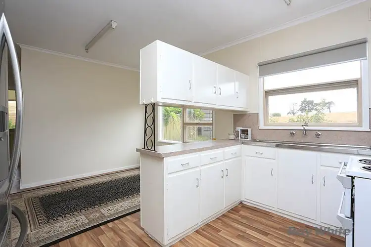 Fifth view of Homely house listing, 10 Noble Road, Clare SA 5453