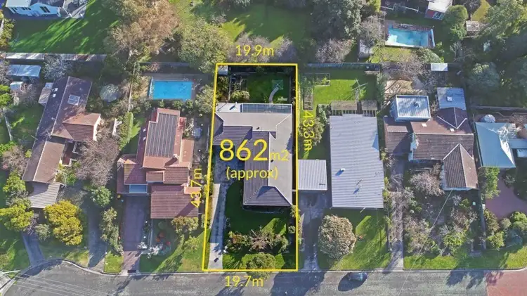 13 Bruthen Road, Highton VIC 3216
