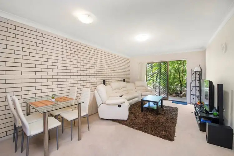 2/9 Christina Court, Mermaid Waters QLD 4218