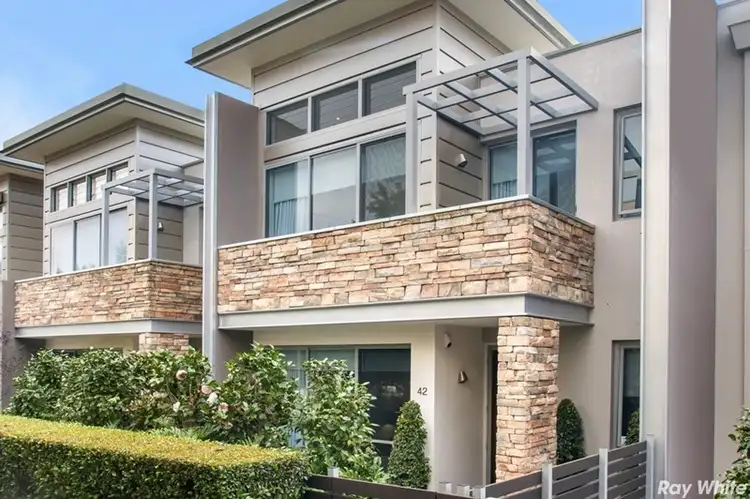 42 Peninsula Way, Baulkham Hills NSW 2153