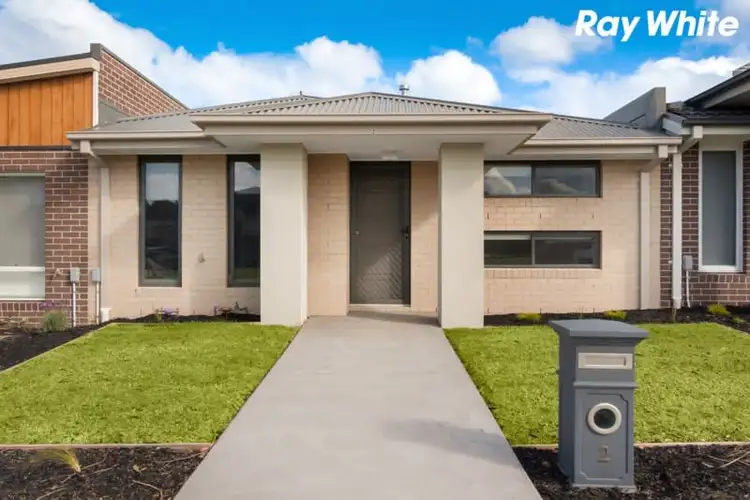 2/1 Renlik Circuit, Cranbourne North VIC 3977