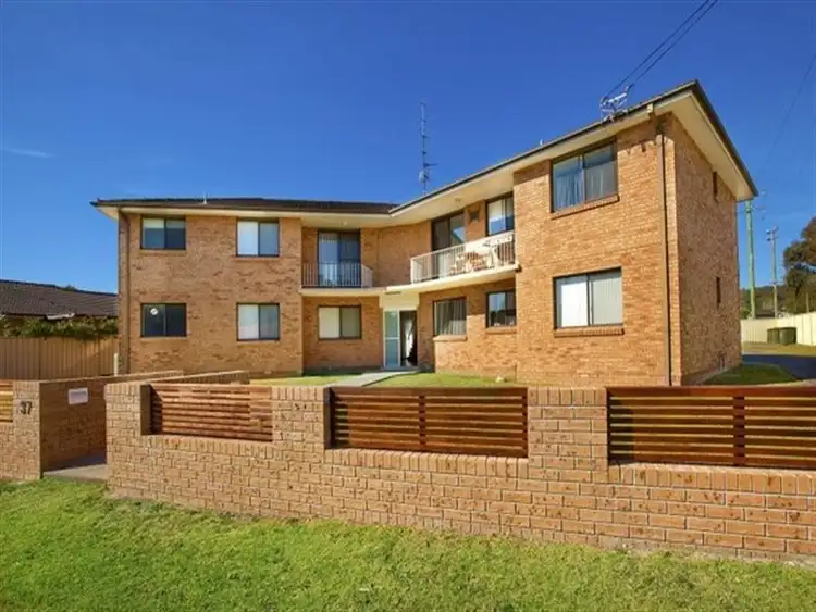 2/37 Roberts Avenue, Barrack Heights NSW 2528