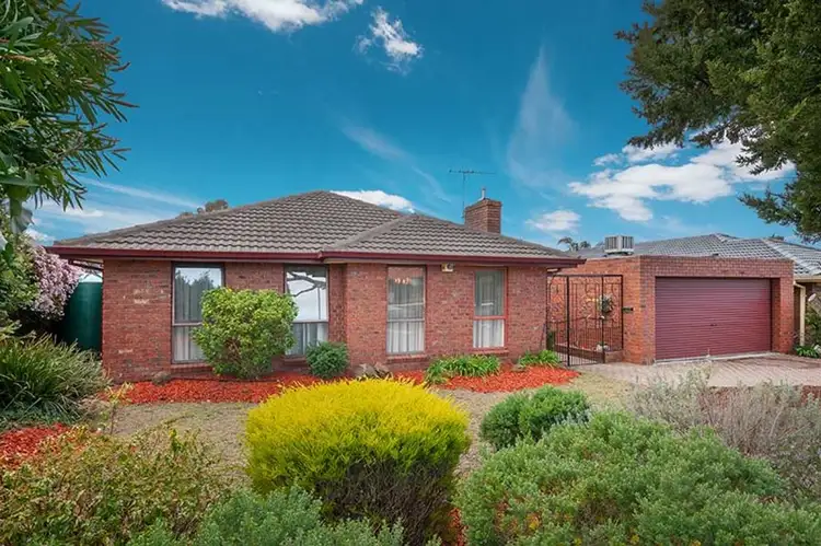 8 Lady Nelson Way, Taylors Lakes VIC 3038